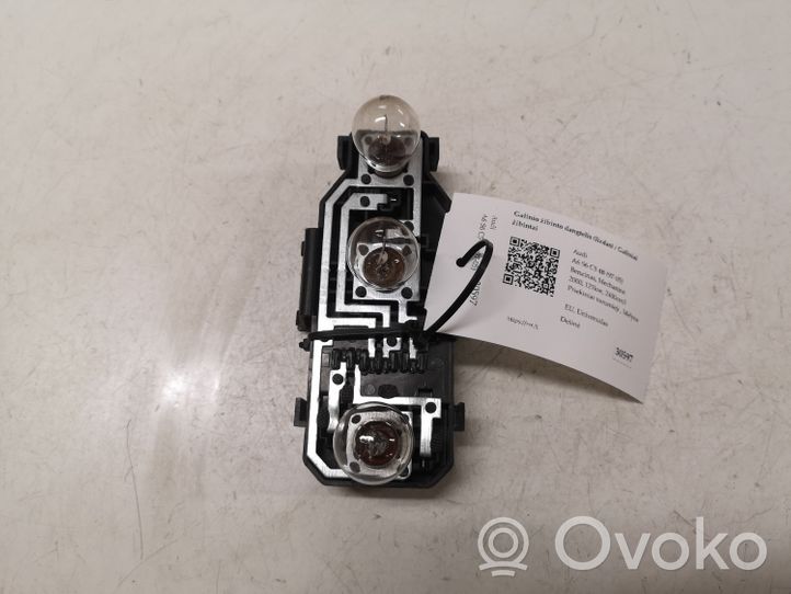 Audi A6 S6 C5 4B Cubierta del soporte de la lámpara de la luz trasera 3158B