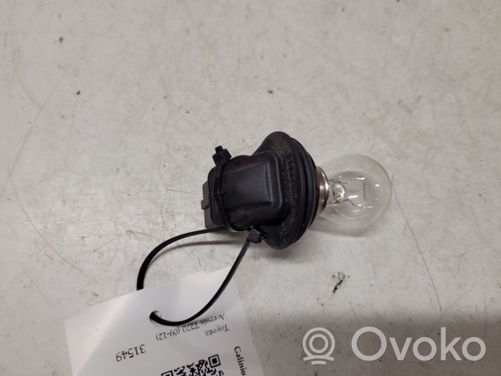 Toyota Avensis T270 Tail light bulb cover holder 89032447A