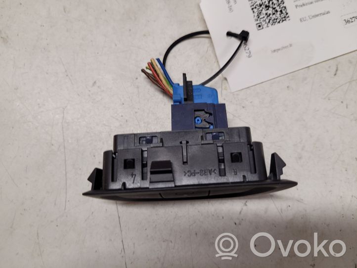 Citroen C5 Alarm switch 9682436777