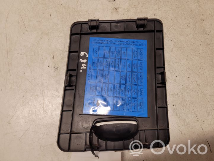 Hyundai Santa Fe Fuse box cover 911172B030