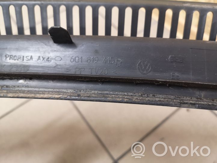 Volkswagen Polo IV 9N3 Rivestimento del tergicristallo 6Q1819415