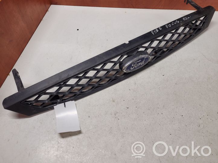 Ford Focus Front grill 2M518200