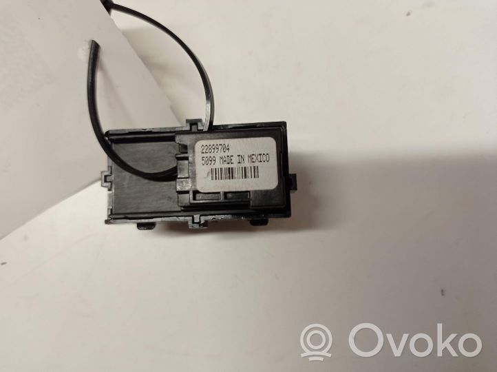 Opel Insignia A Central locking switch button 22899704