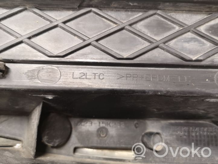 Jaguar XF Grille inférieure de pare-chocs avant 8X2315K232BC
