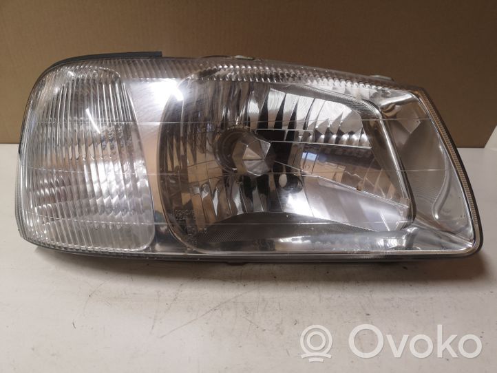 Hyundai Accent Phare frontale 92102250