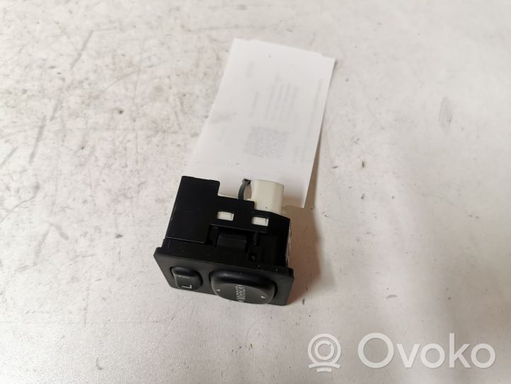 Toyota Avensis Verso Modulo di controllo degli specchietti retrovisori 769746A