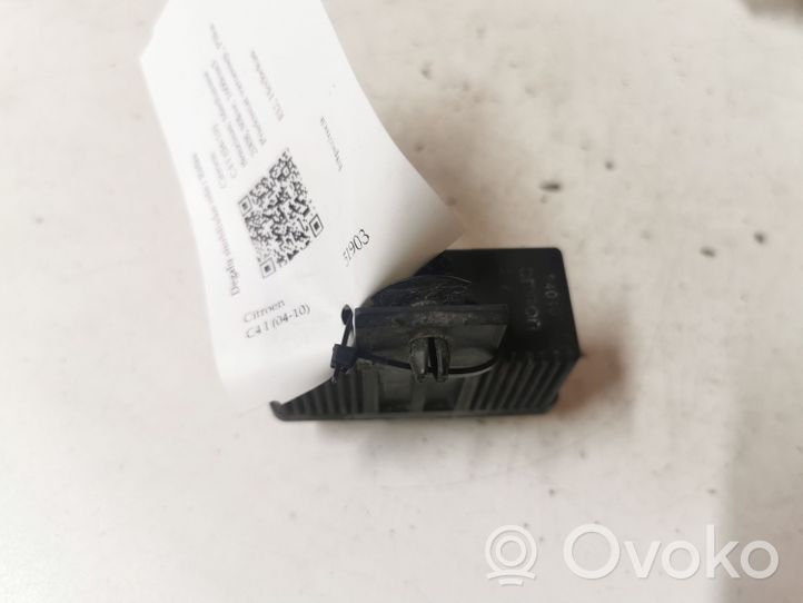 Citroen C4 I Polttoainepumpun rele 240107