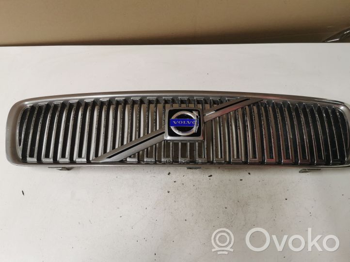 Volvo V70 Grille calandre supérieure de pare-chocs avant 8659875