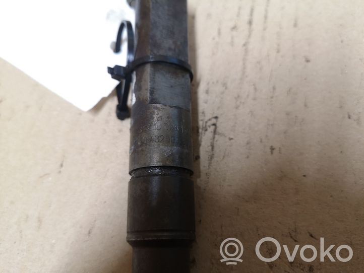 Volkswagen Polo IV 9N3 Fuel injector 028130203F