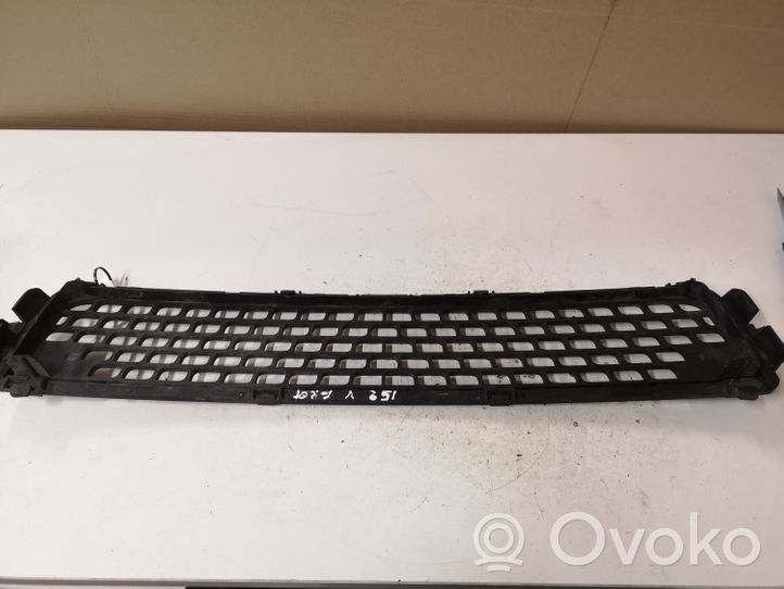 Volvo V70 Grille inférieure de pare-chocs avant 30763113