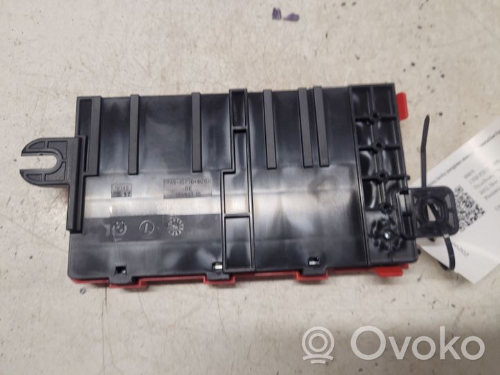 BMW 1 F20 F21 Узел подключения плюсовых проводов V6922775204