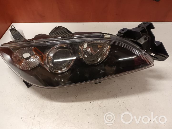 Mazda 3 I Lampa przednia P2958