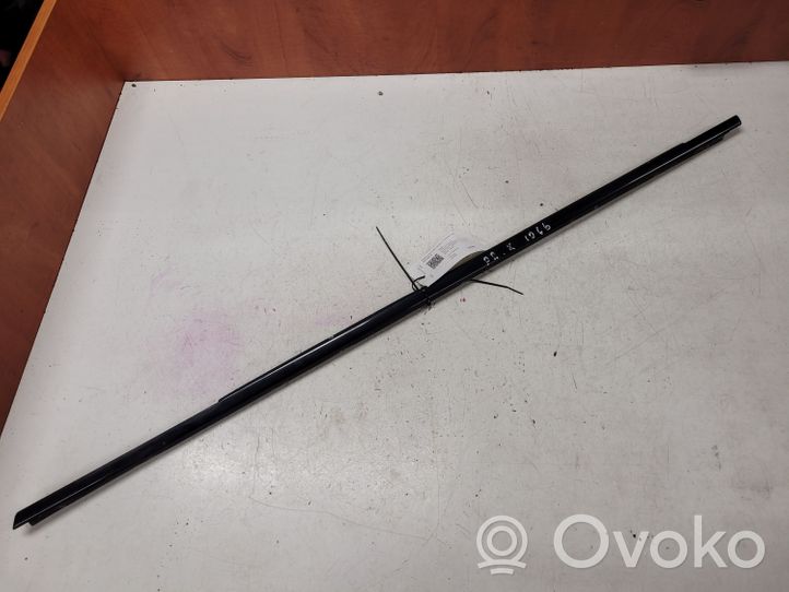 BMW 3 E90 E91 Front door glass trim molding 16857