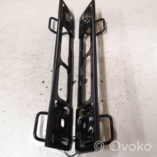 Volvo V40 Support de fixation ISOFIX 06815557