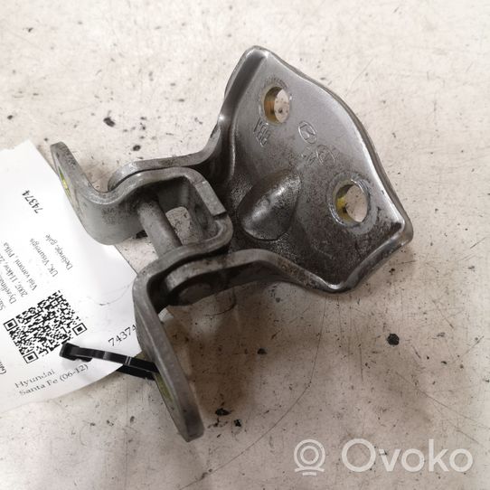 Hyundai Santa Fe Rear door upper hinge 