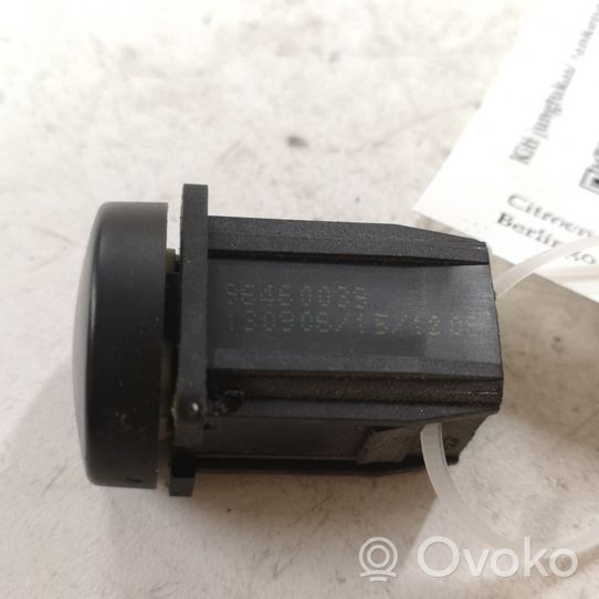 Citroen Berlingo Muut kytkimet/nupit/vaihtimet 96460039