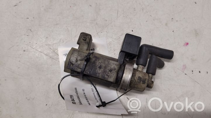 Audi A8 S8 D2 4D Turbo solenoid valve 057906627A