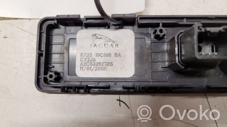 Jaguar XF X250 Connettore plug in AUX 8X2319C166BA