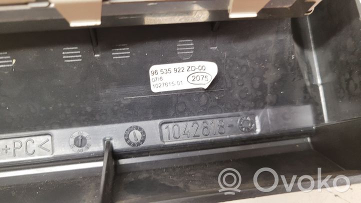 Citroen C6 Monitori/näyttö/pieni näyttö 96609544ZD01