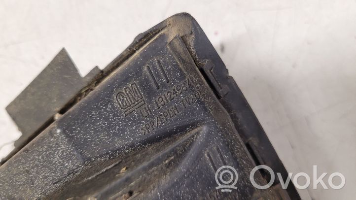 Opel Zafira B Grille inférieure de pare-chocs avant 31324987