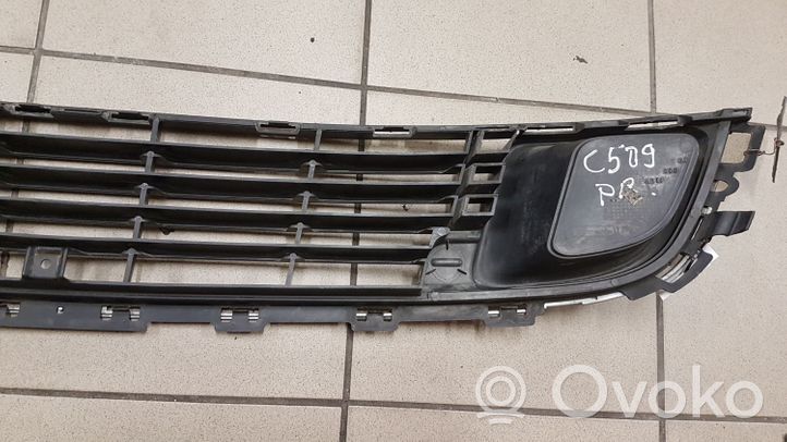 Citroen C5 Etupuskurin alempi jäähdytinsäleikkö 9681052677