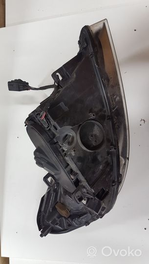 Volvo V60 Lampa przednia 31299996