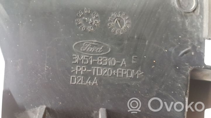 Ford Focus Wlot / Kanał powietrza intercoolera 3M518310A