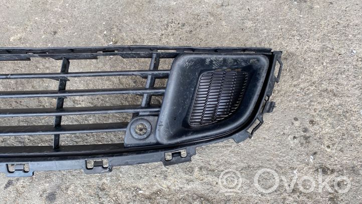 Citroen C5 Mascherina inferiore del paraurti anteriore 968105267703