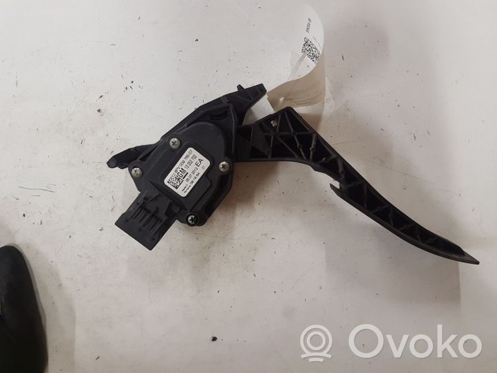 Opel Astra J Pedale dell’acceleratore 13252702