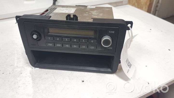 Volkswagen Caddy Radio/CD/DVD/GPS head unit 2K0035156