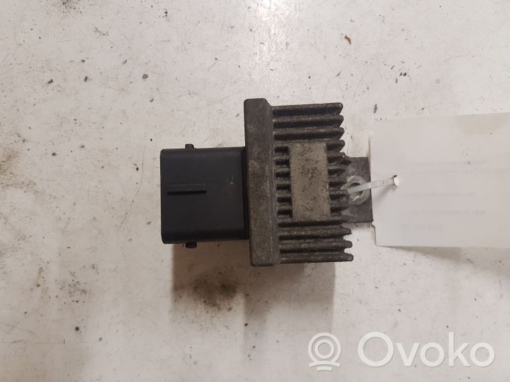 Renault Megane II Glow plug pre-heat relay 