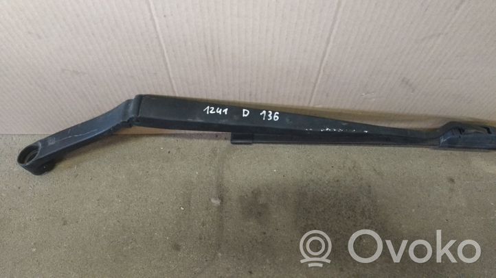 KIA Sorento Windshield/front glass wiper blade 