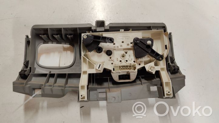 Opel Vivaro Climate control unit 8200004605