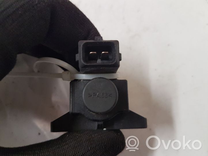 Opel Astra J Zawór podciśnienia / Elektrozawór turbiny 70246100