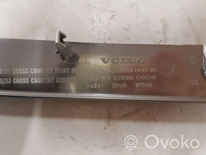 Volvo V40 Panneau de garniture tableau de bord 31306980