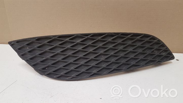 Opel Astra H Grille inférieure de pare-chocs avant 13225763