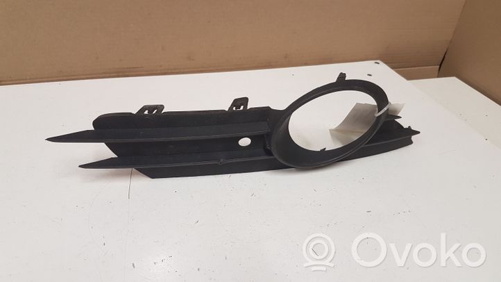 Opel Corsa D Verkleidung Nebelscheinwerfer / Gitter vorne 475498858