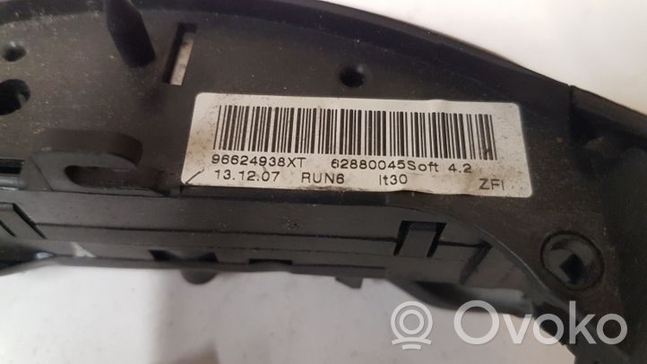 Citroen C4 I Boutons / interrupteurs volant 96624935ZD