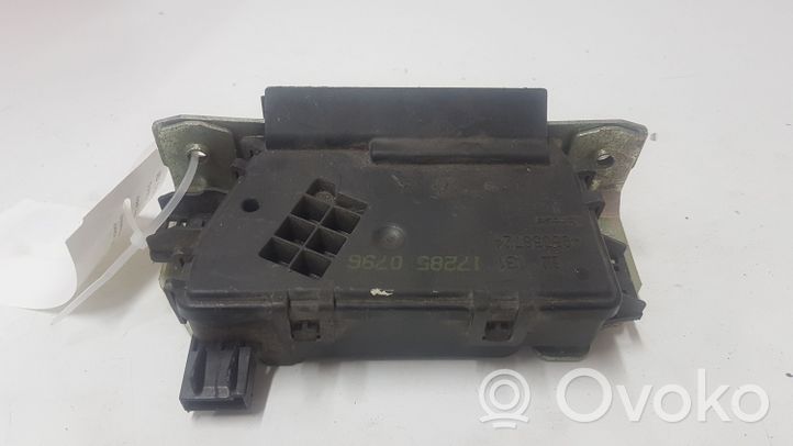 Opel Zafira B Blocco/chiusura/serratura del portellone posteriore/bagagliaio 131172850796