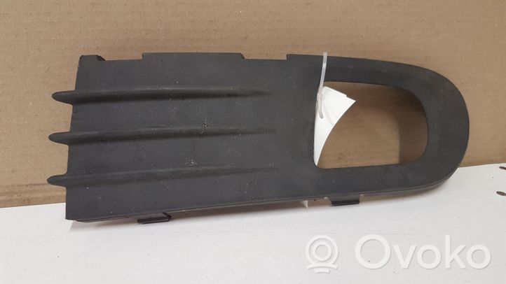 Volvo V50 Priešrūkinio žibinto apdaila/ grotelės 30655884