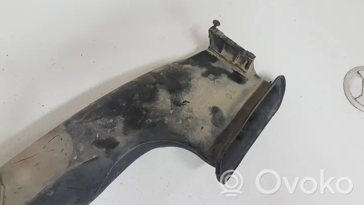 Opel Zafira B Część rury dolotu powietrza 551020308