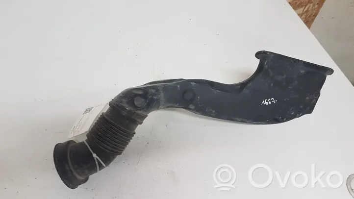 Opel Zafira B Air intake duct part 551020308