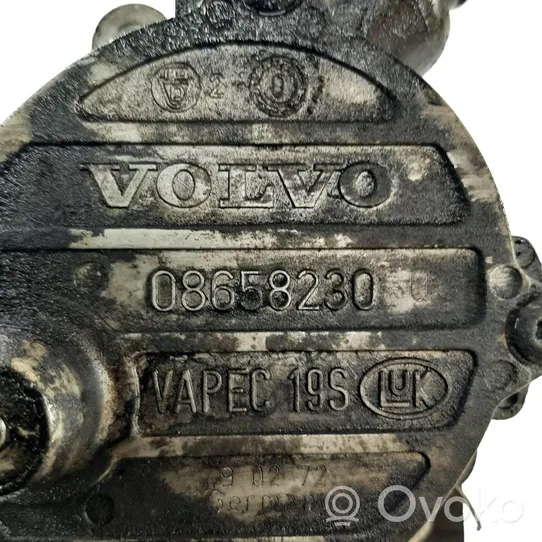 Volvo V70 Vacuum pump 08658230