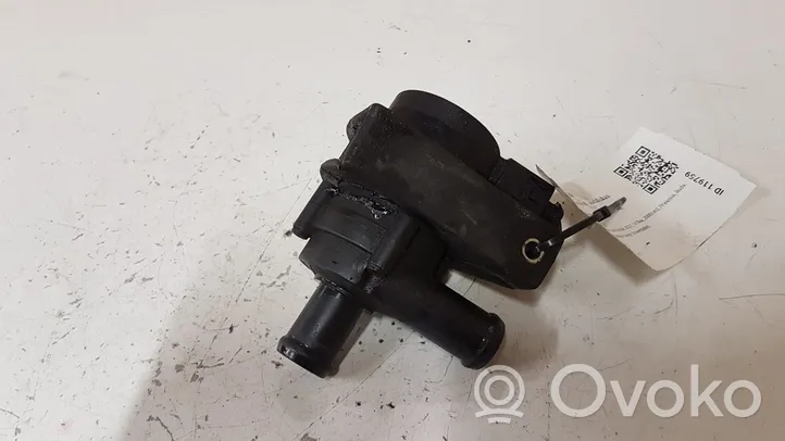 Volkswagen PASSAT B6 Electric auxiliary coolant/water pump 30950000