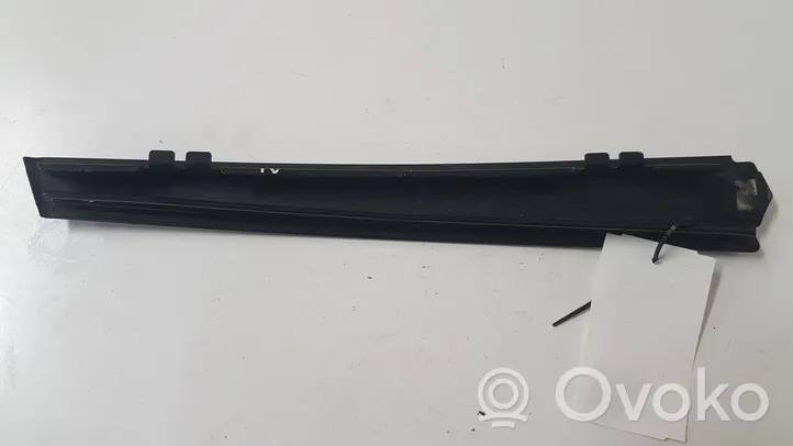 Volkswagen Golf VI Rivestimento modanatura del vetro della portiera posteriore 1K98399030