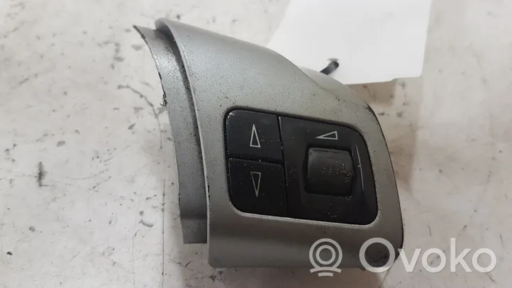 Opel Zafira B Steering wheel buttons/switches 88119803