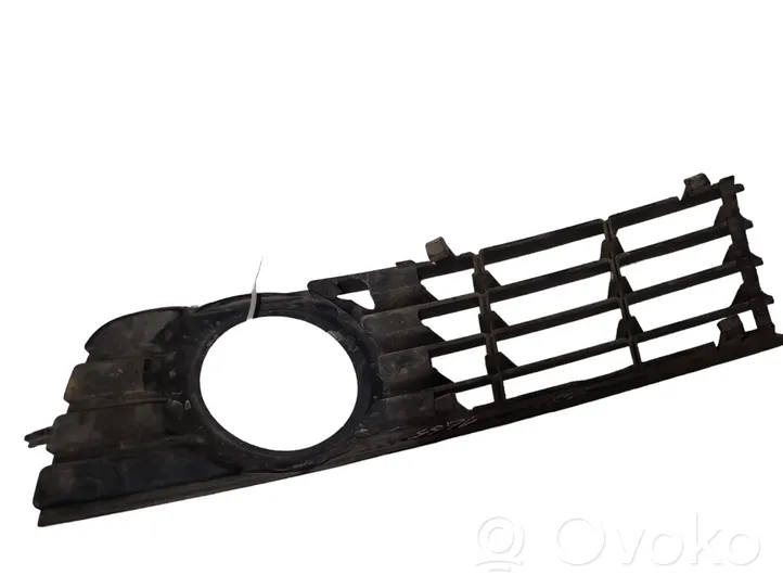 Audi A4 S4 B6 8E 8H Grille antibrouillard avant 8E0807682