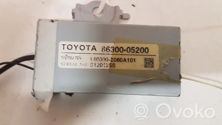 Toyota Avensis T270 Antenos stiprintuvas 8630005200