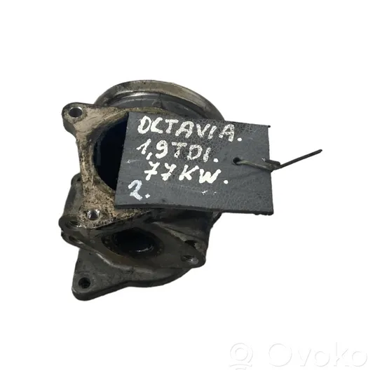 Skoda Octavia Mk2 (1Z) AGR-Ventil Abgasrückführung 038129637D
