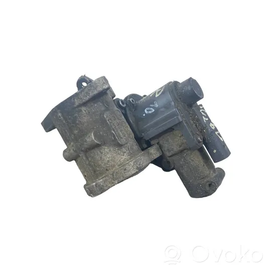 Volkswagen Caddy EGR valve 03G129637A